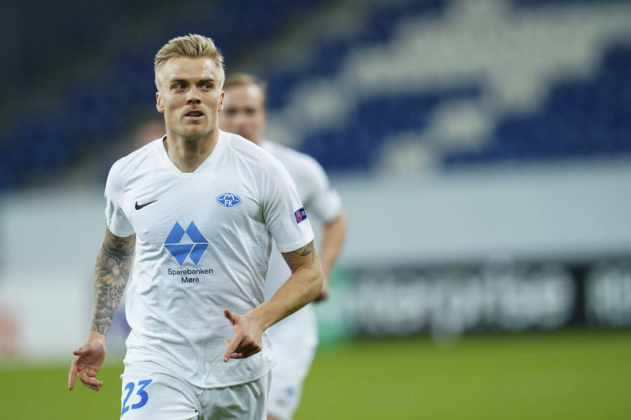 Eirik Ulland Andersen / Eirik Ulland Andersen Molde : Eirik ulland andersen (born 21 september 1992) is a norwegian footballer who plays as a left midfield for norwegian club molde fk.