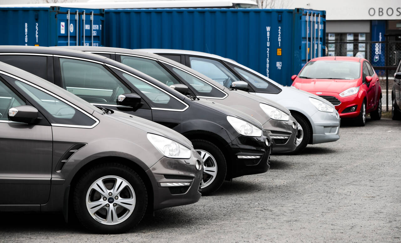 Antall registrerte eierskifter på personbiler økte med 9,4 prosent i 2020, sammenlignet med året før. Foto: Lise Åserud / NTB