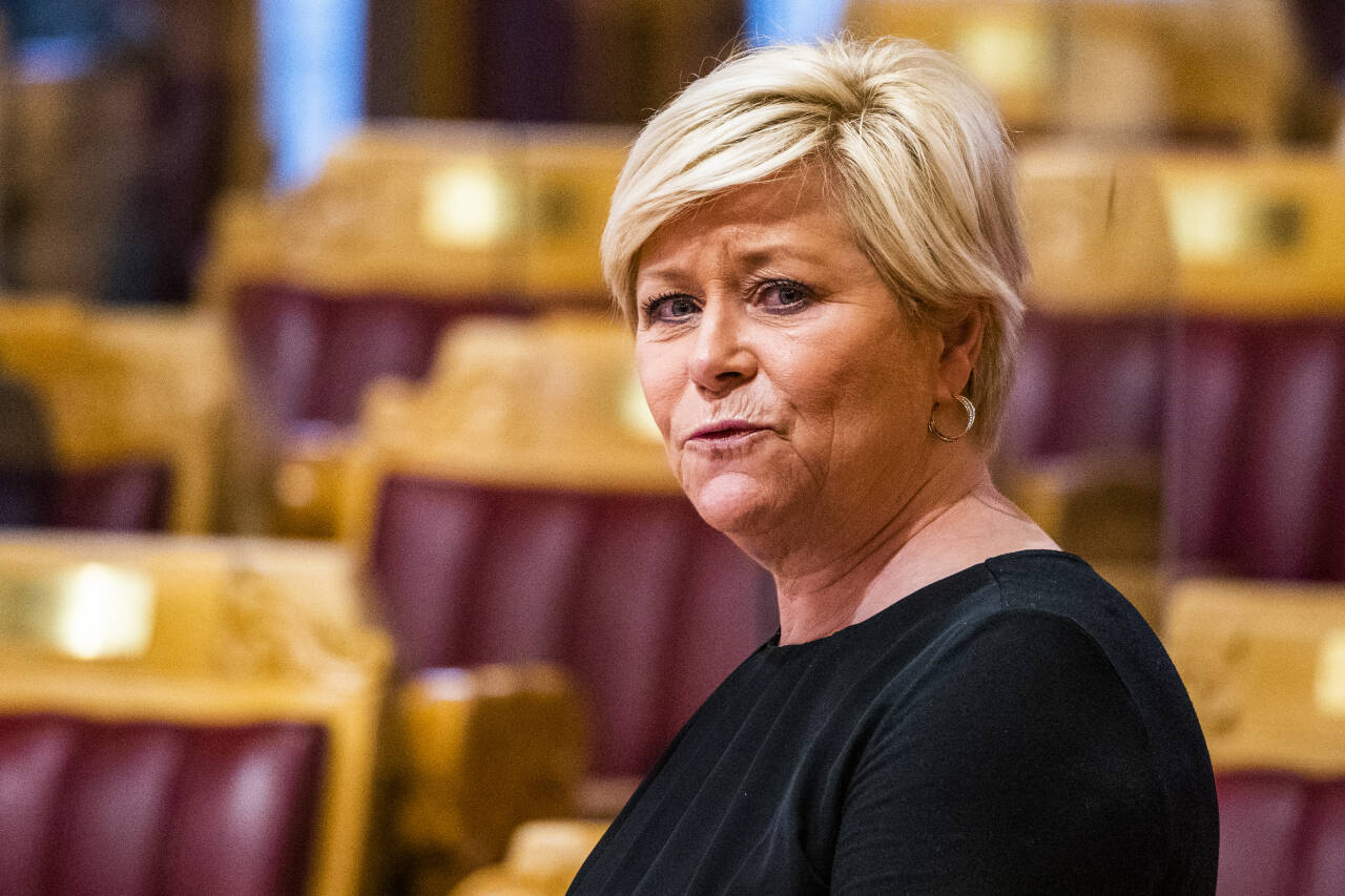 Siv Jensen er for øyeblikket leder for et parti som er jevnstort med SV – godt under oppslutningen som førte Frp inn i regjeringskontorene. Foto: Håkon Mosvold Larsen / NTB