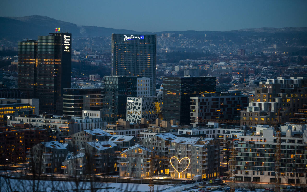 Det kan bli aktuelt å innføre enda strengere tiltak i Oslo hvis utbruddet i Nordre Follo sprer seg og situasjonen havner ut av kontroll. Foto: Berit Roald / NTB