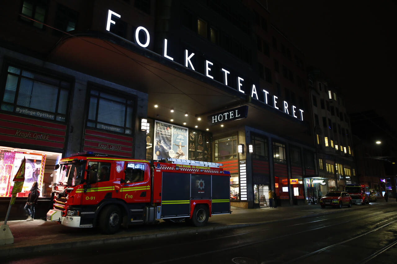 Kulturinstitusjoner som ikke har holdt stengt i koronatiden, men ikke hatt forestillinger, som Folketeateret, må nå betale tilbake koronastøtte. Arbeiderpartiet reagerer. Foto: Terje Pedersen / NTB