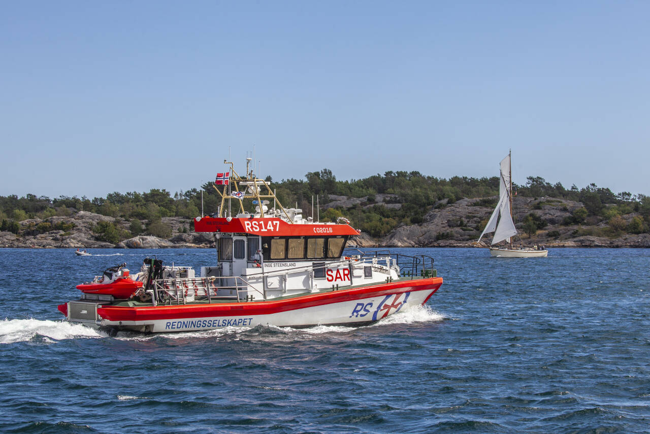 Redningsskøyten RS 147 «Inge Steensland» på fjorden ved Risør. Foto: Halvard Alvik / NTB