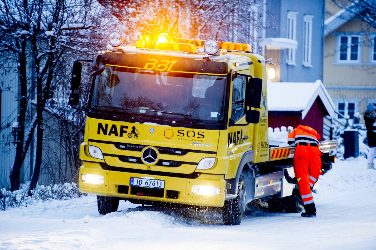 VANLIG: Den vanligste årsaken til veihjelp om vinteren er flatt batteri. FOTO: Jon Olav Nesvold / NTB