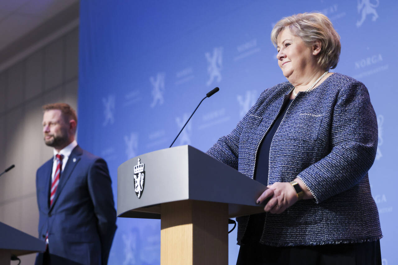 Statsminister Erna Solberg og helse- og omsorgsminister Bent Høie kan smile over at regjeringen fikk høyere tillit i 2020. Foto: Ørn E. Borgen / NTB