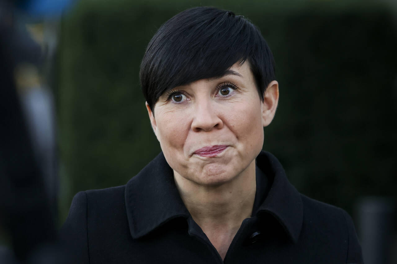 – Folk bør ikke nå planlegge for utenlandsreiser i påsken, sier utenriksminister Ine Eriksen Søreide (H). Foto: Ørn E. Borgen / NTB