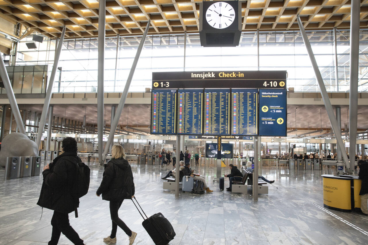 Flytrafikken på Oslo lufthavn har økt jevnt etter at regjeringen varslet nye reiseråd. Foto: Gorm Kallestad / NTB