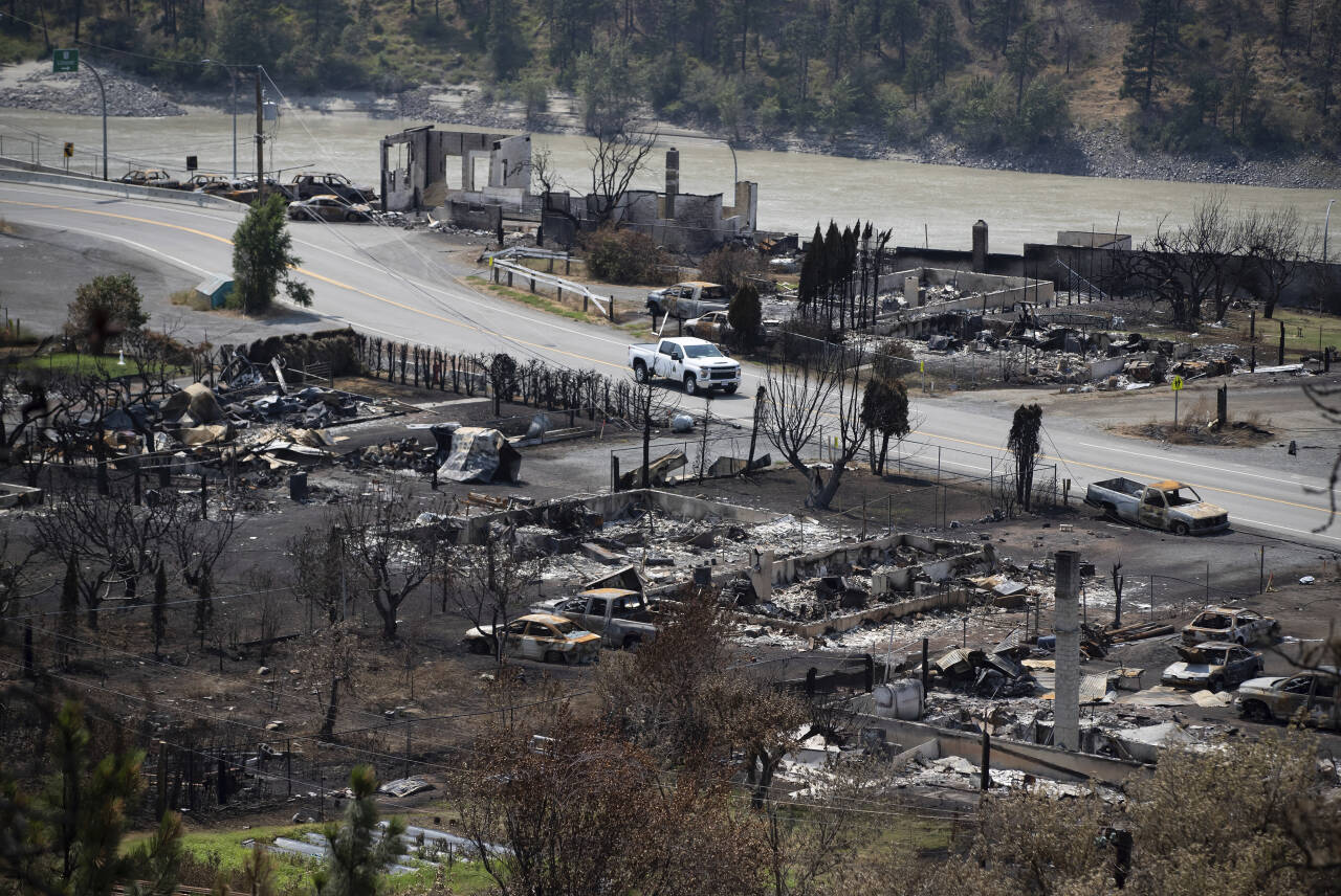 Den lille byen Lytton i British Columbia brant ned til grunnen under hetebølgen i Canada og USA nylig. Foto: Darryl Dyck / The Canadian Press via AP / NTB