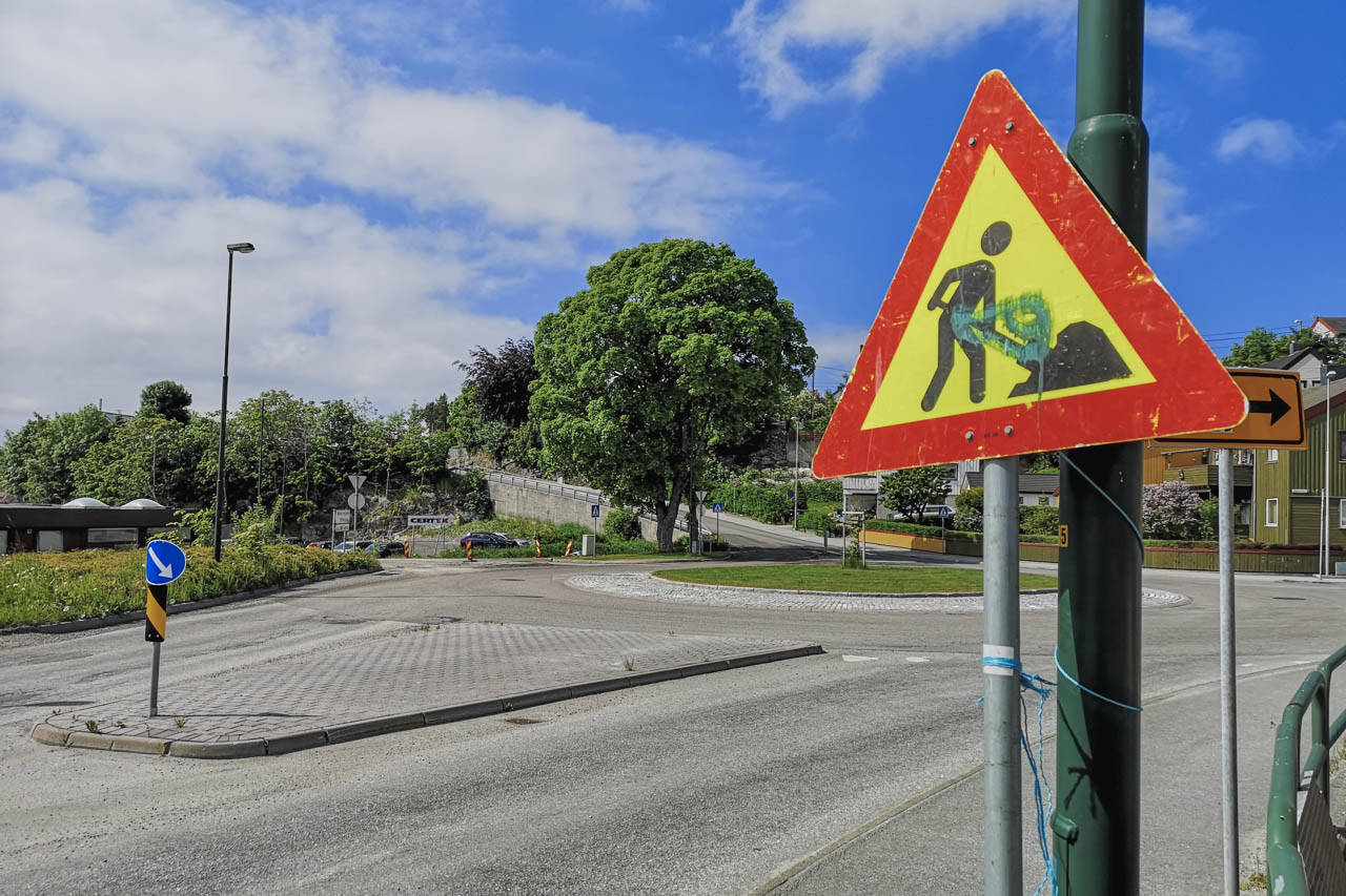 Her ved rundkjøringen i Algeaveien på Nordlandet blir det stengt fra 21. juni. Foto: Kurt Helge Røsand / KSU.NO