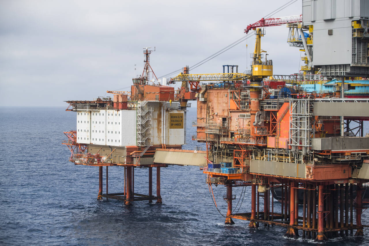 Høy oljepris førte til et svært høyt handelsoverskudd i første kvartal 2021. Her er deler av Aker BP-plattformen Valhall i Nordsjøen. Foto: Håkon Mosvold Larsen / NTB