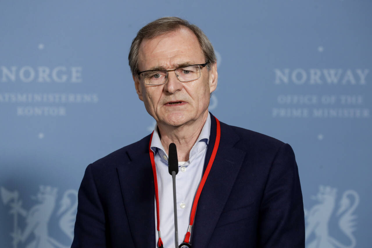 Lars Vorland under en pressekonferanse der Helse- og omsorgsministeren mottar en rapport om bruk av AstraZeneca og Janssen-vaksinene i Norge.Foto: Berit Roald / NTB