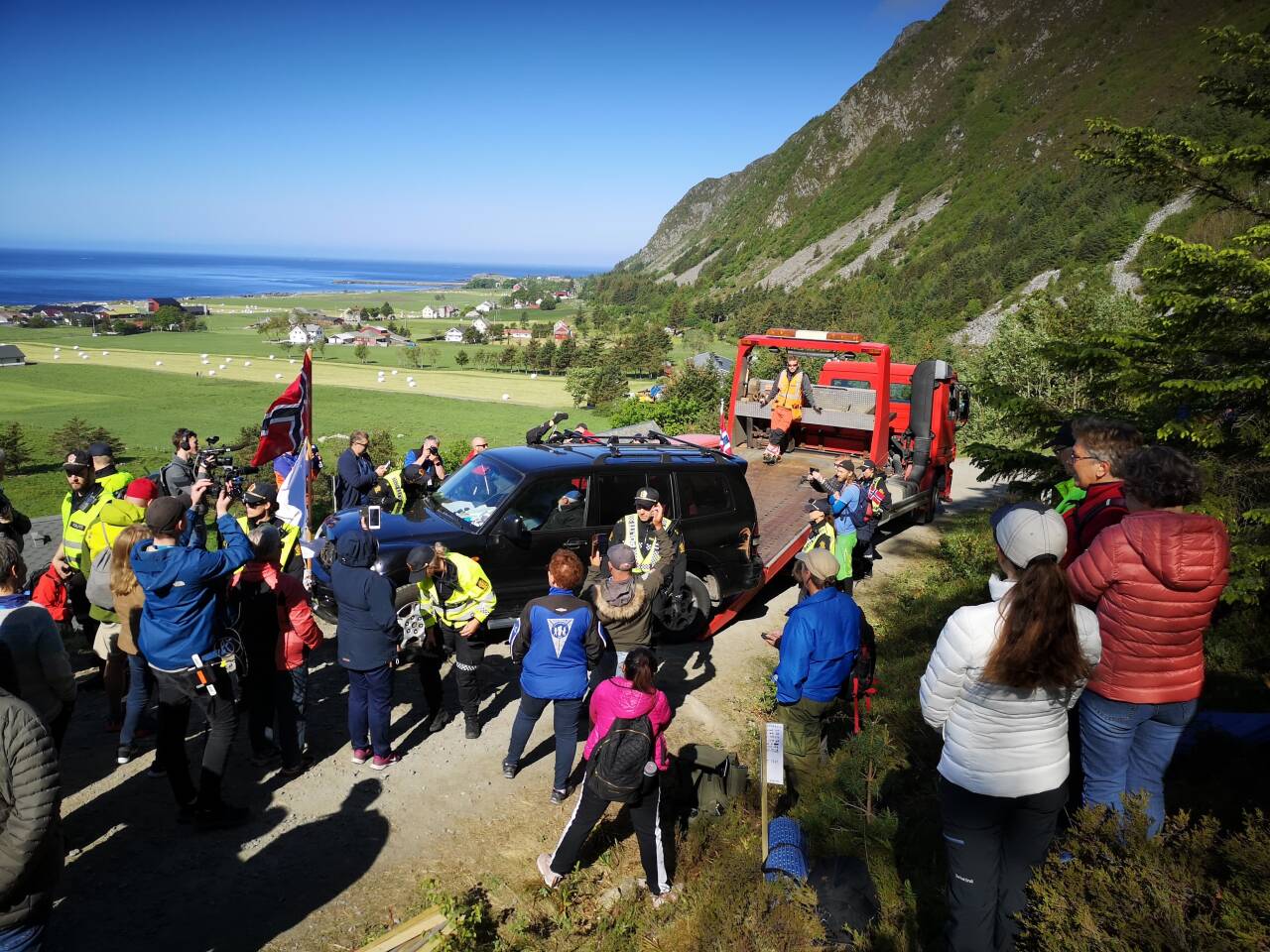 Det har tidvis vært store protestaksjoner ved det planlagte vindkraftanlegget på Haramsøya. Bildet er fra juni i fjor. Foto: Hilde Beate Ellingsæter / Nordre / NTB