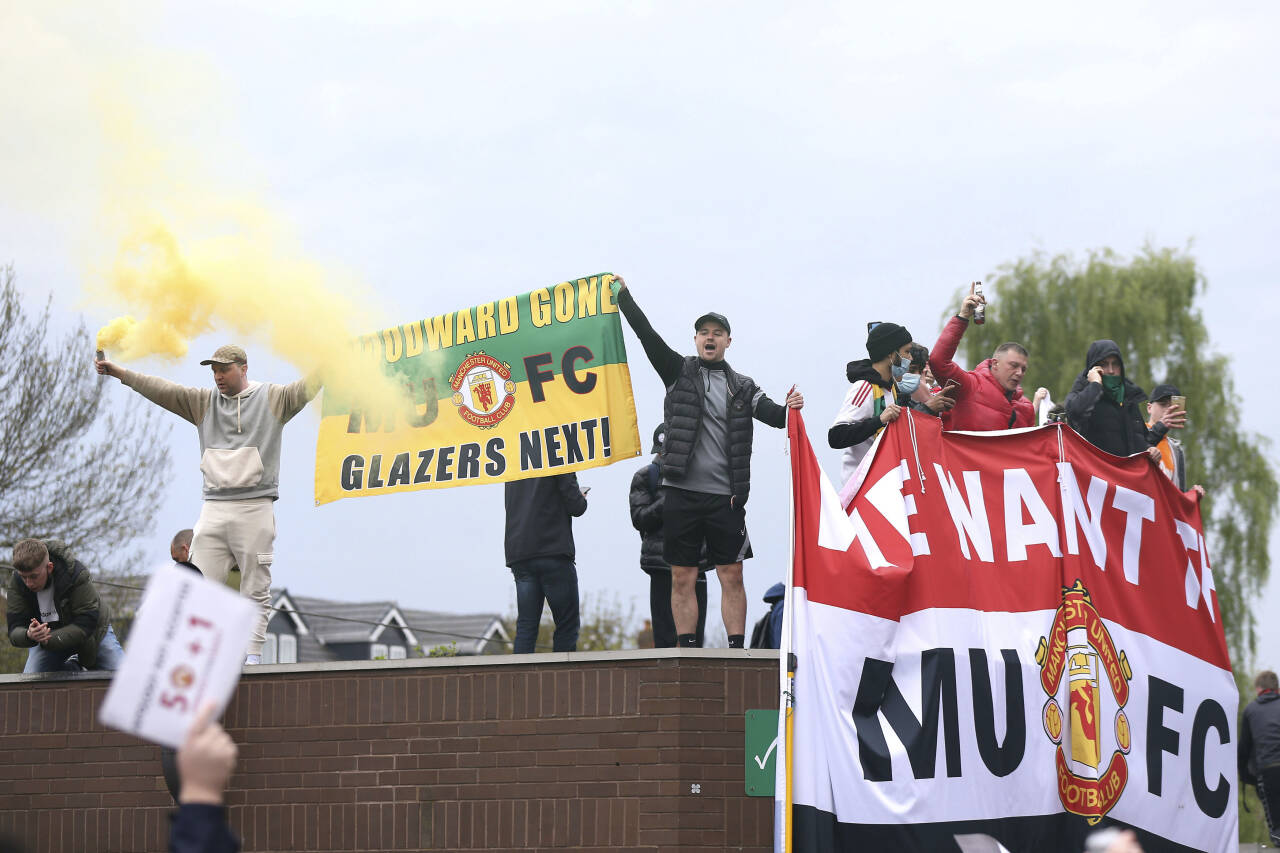 Kampen mellom Manchester United og Liverpool, som ble stoppet av tilhengerprotester, er omberammet til 13. mai. Foto_: Barrington Coombs, PA via AP / NTB