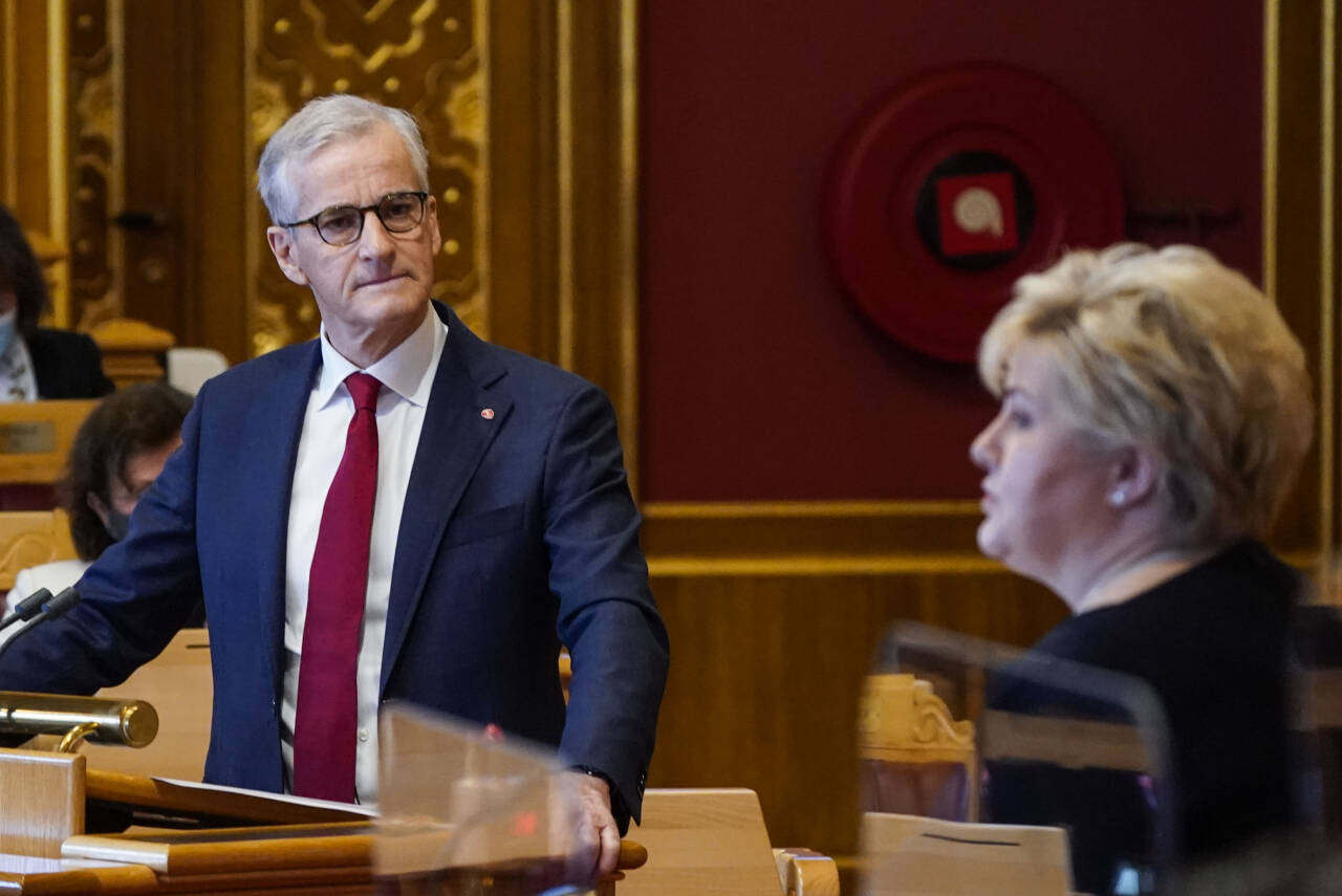 Arbeiderpartiets leder Jonas Gahr Støre, her sammen med statsminister Erna Solberg (H) i stortingssalen. Foto: Lise Åserud / NTB