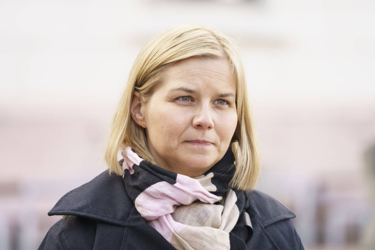 Venstre-leder og kunnskapsminister Guri Melby sier kommunene ikke har lov til å avlyse muntlig eksamen på grunnlag av manglende opplæring gjennom året. Foto: Torstein Bøe / NTB