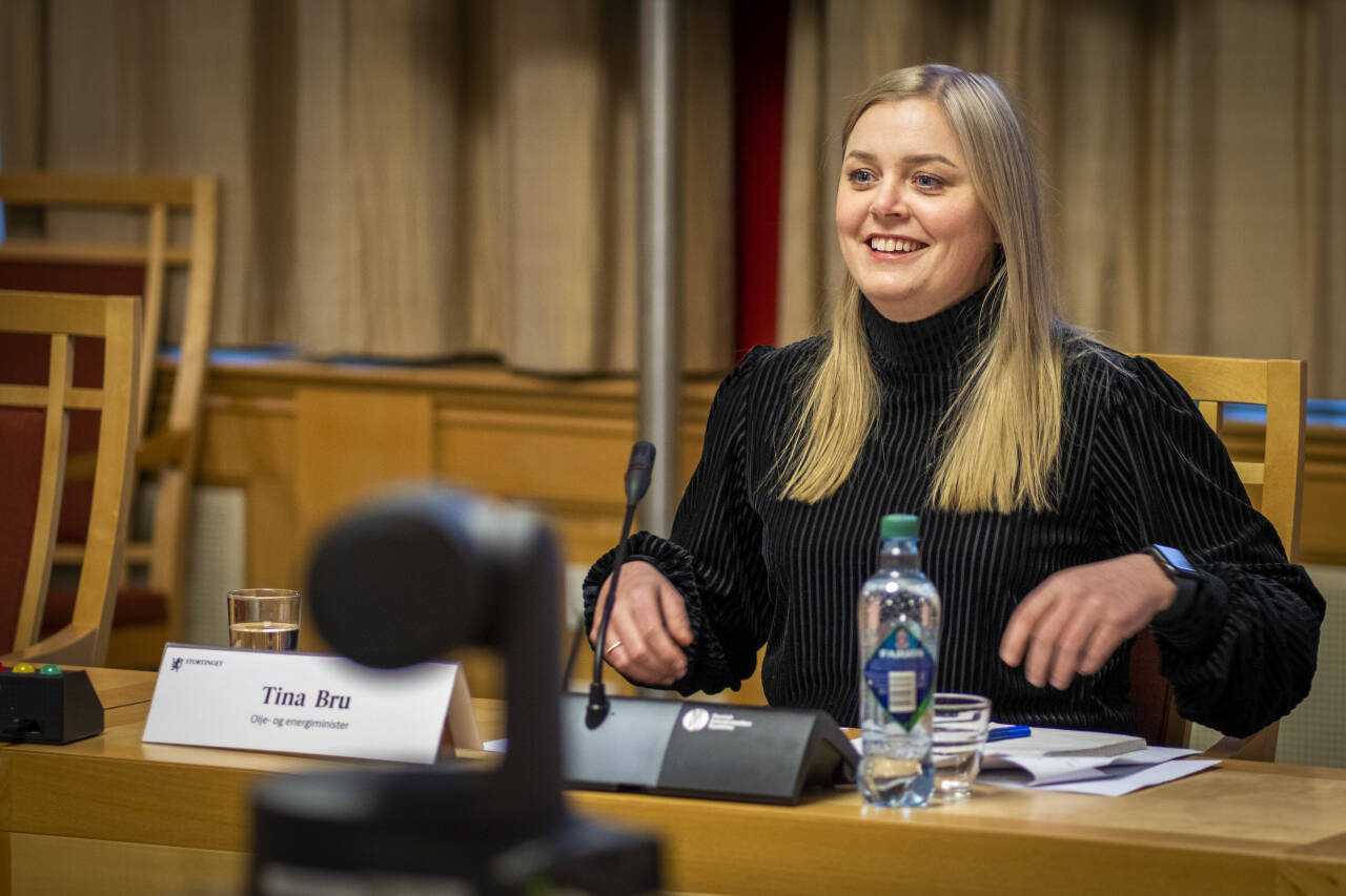 Olje- og energiminister Tina Bru (H) er fornøyd med at et forslag om gjennomgang av skattesystemet for petroleumsnæringen falt på Høyres landsmøte. Foto: Heiko Junge / NTB