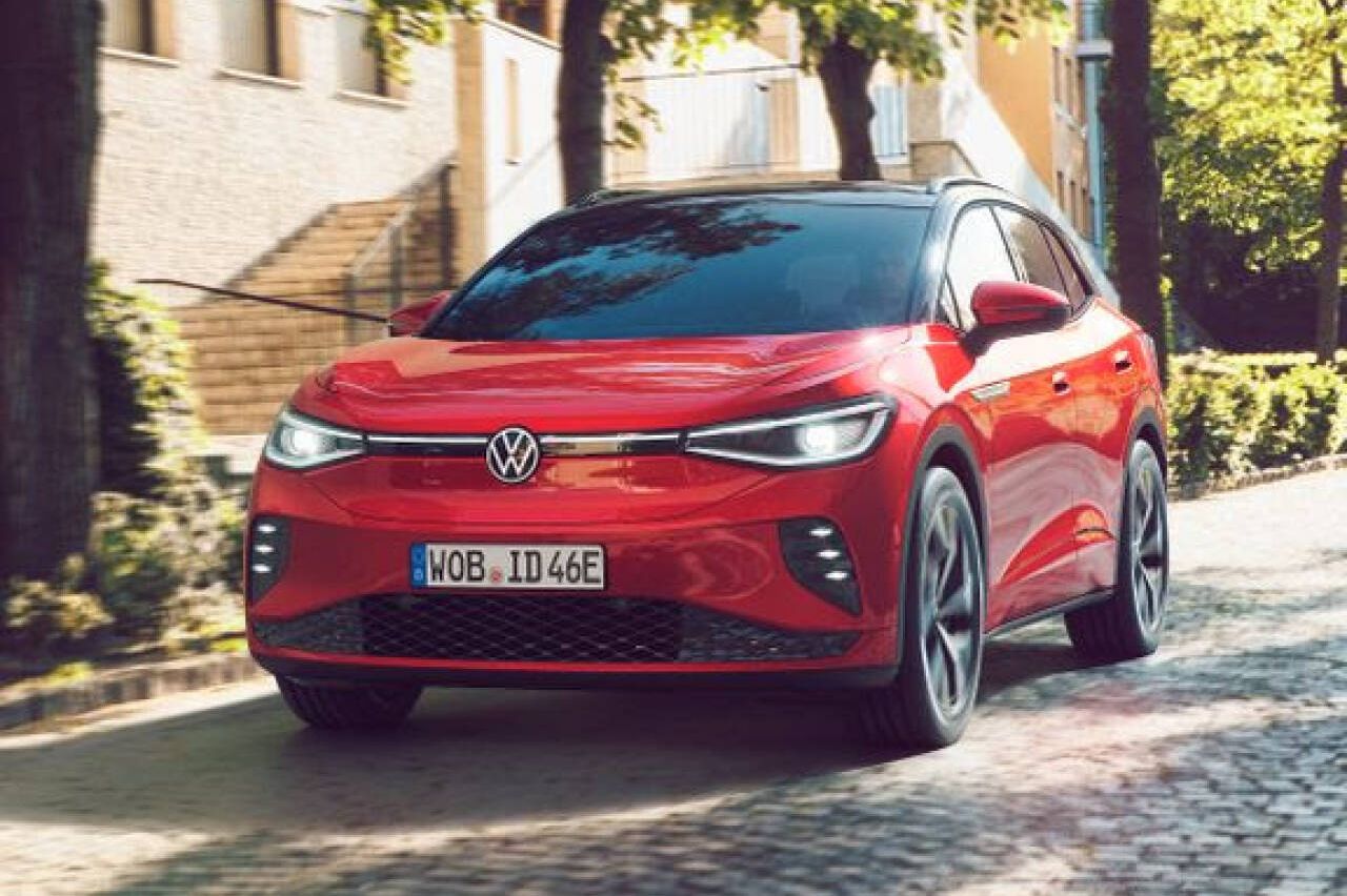4X4: Til sommeren er Volkswagen klar med en kraftigere utgave av ID.4, med trekk på alle fire hjul. Foto: Produsenten