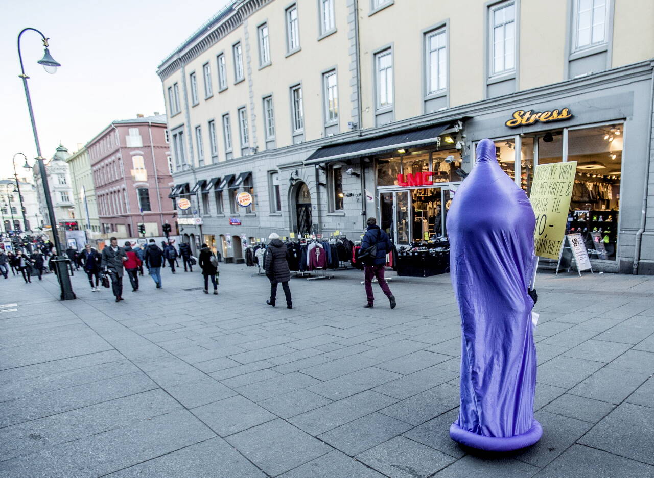 Nordmenns kjøp av kondomer og sexleketøy har økt kraftig under koronapandemien. Kondomeriet alene økte omsetningen med 41 prosent fra 2019 til 2020. Illustrasjonsfoto: Stian Lysberg Solum / NTB