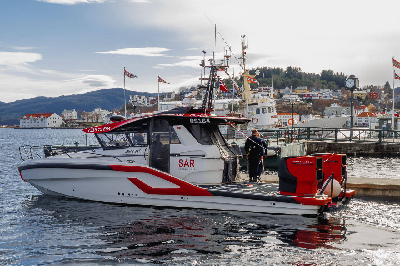 Redningsselskapet får 3 millioner kroner ekstra i revidert statsbudsjett for å kunne ta unna en ventet økning i oppdragsmengden også denne sommeren. Bildet viser «Jens Bye» ved Piren. Foto: Kurt Helge Røsand / KSU.NO