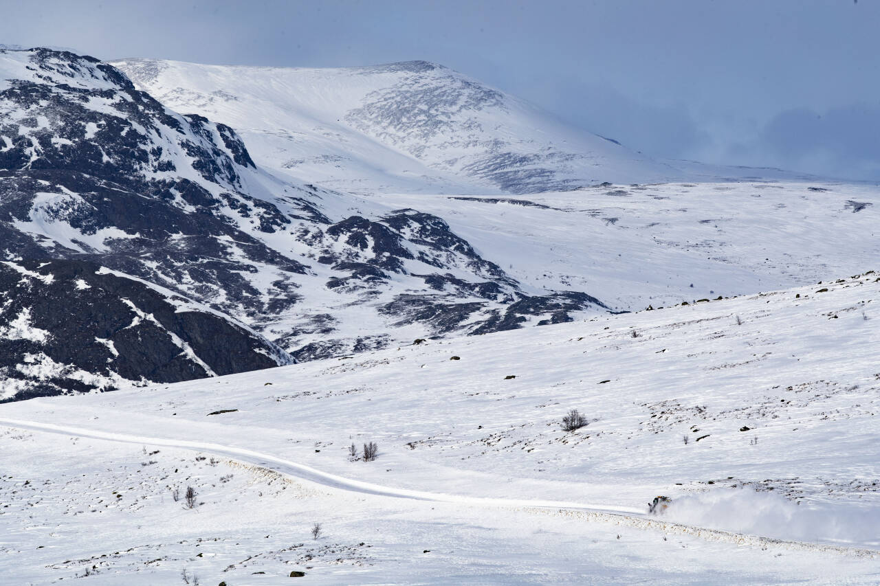 Jotunheimen i april 2020. Fjellområdet er blant stedene der det kan være fare for snøskred i påsken. Arkivfoto: Geir Olsen / NTB