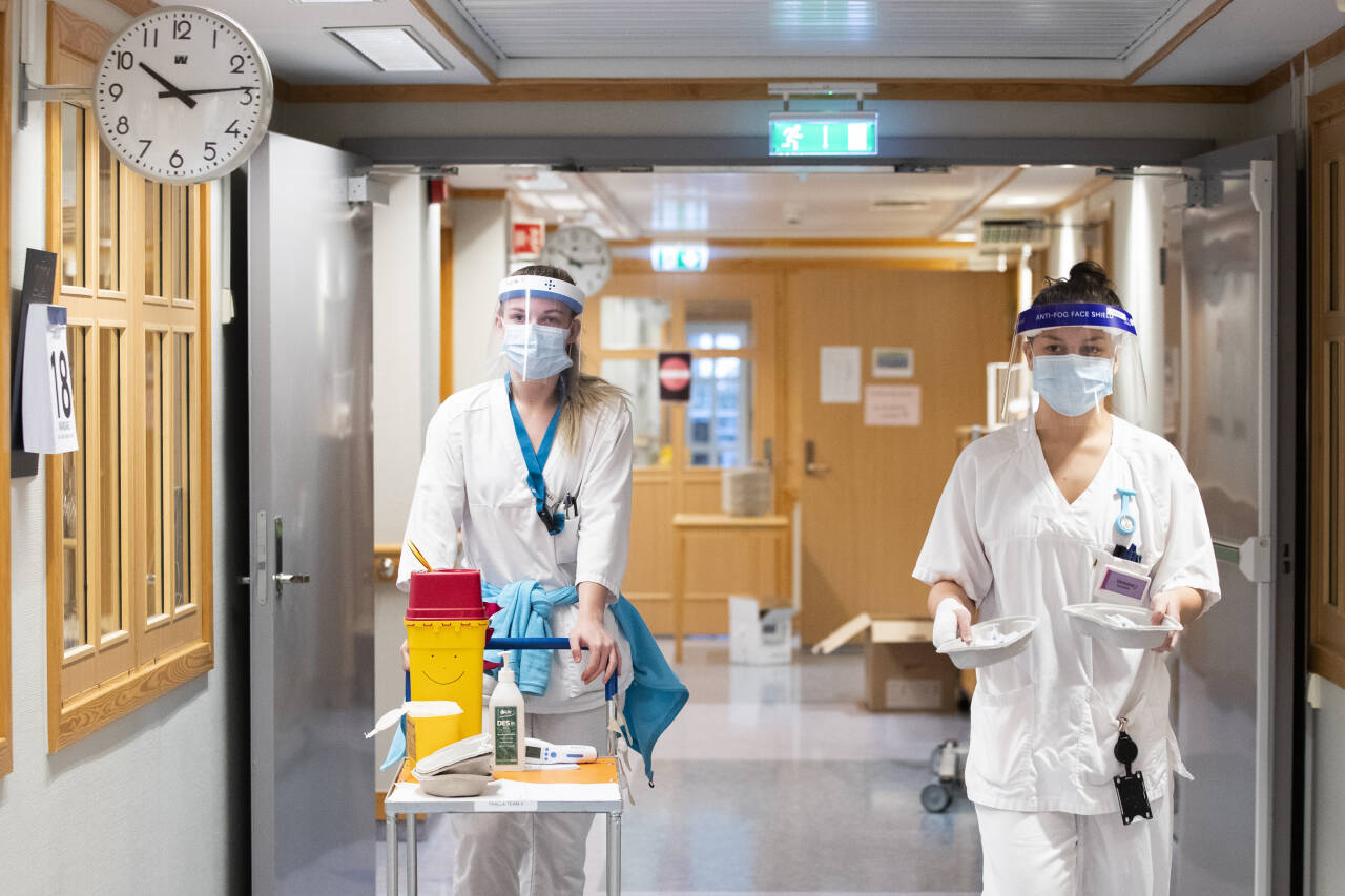 Sykepleiere har stått i frontlinjen og vært særlig utsatt for smitte under koronapandemien. Foto: Berit Roald / NTB