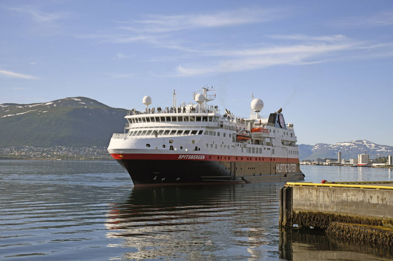 Hurtigruten MS Spitsbergen legger til kai i Tromsø i august i fjor. Foto: Rune Stoltz Bertinussen / NTB
