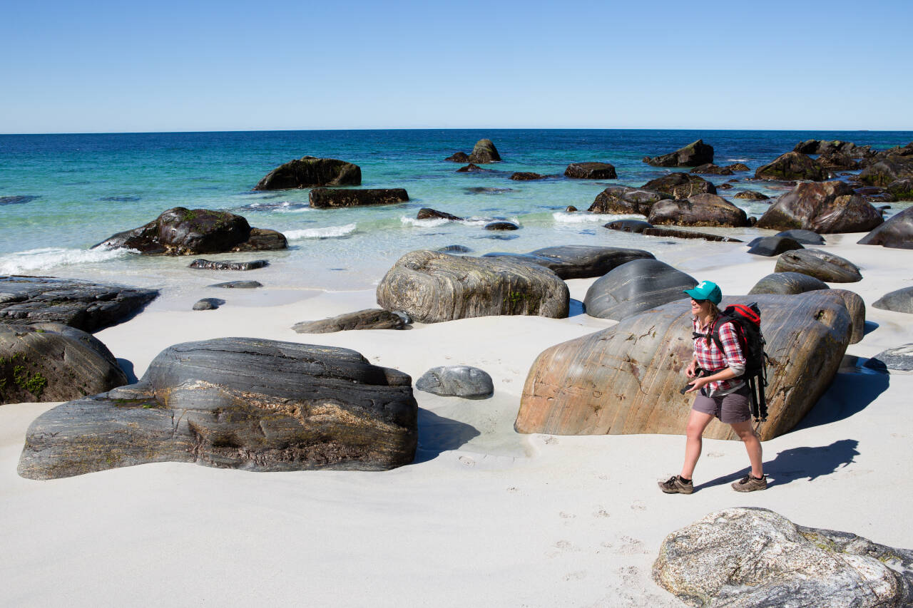 LANGS STORHAVET: På avsidesliggende Værøy, den nest ytterste bebodde øya i Lofoten, får du salt under turskoene. Foto: Kristin Folsland Olsen