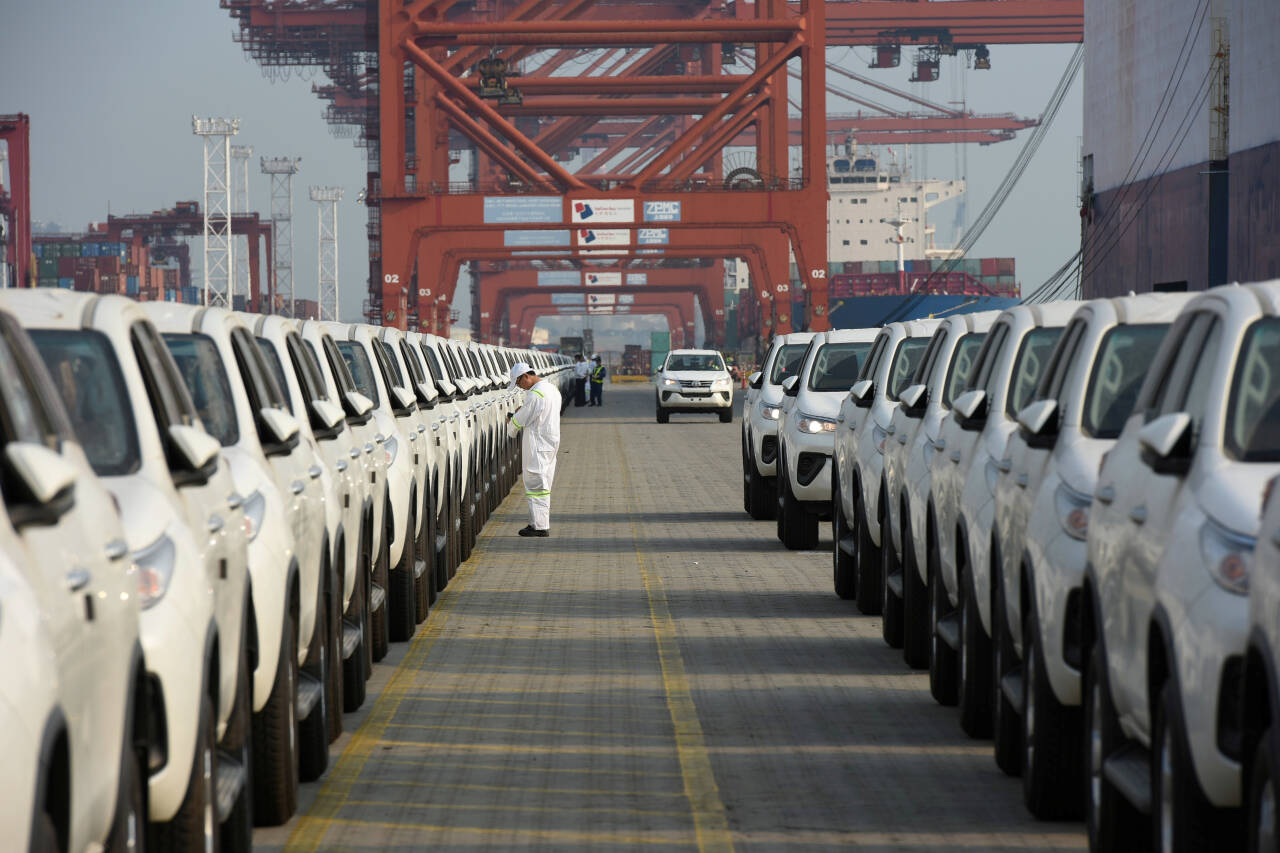 TILBAKE: Kina er verdens desidert største bilmarked, og hadde, som så å si alle andre, en tilbakegang i fjor. Foto: Reuters