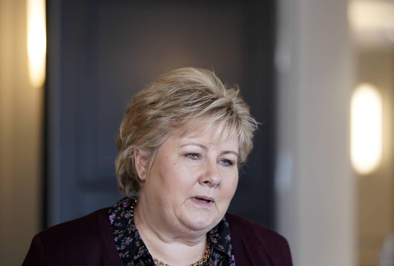 Statsminister Erna Solberg risikerer å bli straffet etter å ha samlet over ti personer på Geilo i vinterferien. Foto: Stian Lysberg Solum / NTB