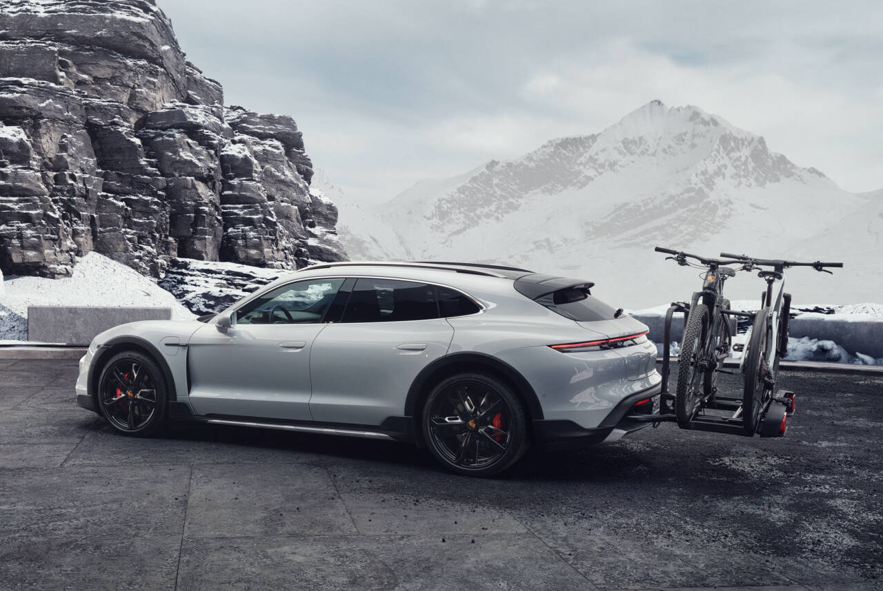 POTENSIAL: Sedanversjonen av Taycan gjorde at Porsche-salget i Norge i fjor ble mer enn tredoblet, nå kommer en mer familievennlig variant. Foto: Produsenten