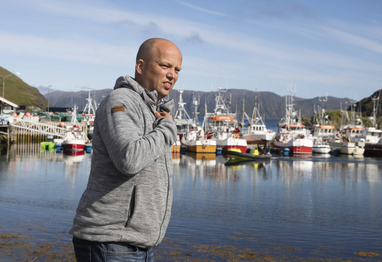 Sp-leder Trygve Slagsvold Vedum brukte tid på å reise langs kysten i Nord-Norge under valgkampen i sommer. Nå er han blitt finansminister og vil sette av penger til gratis ferge til de minste øy- og kystsamfunnene. Arkivfoto: Berit Roald / NTB