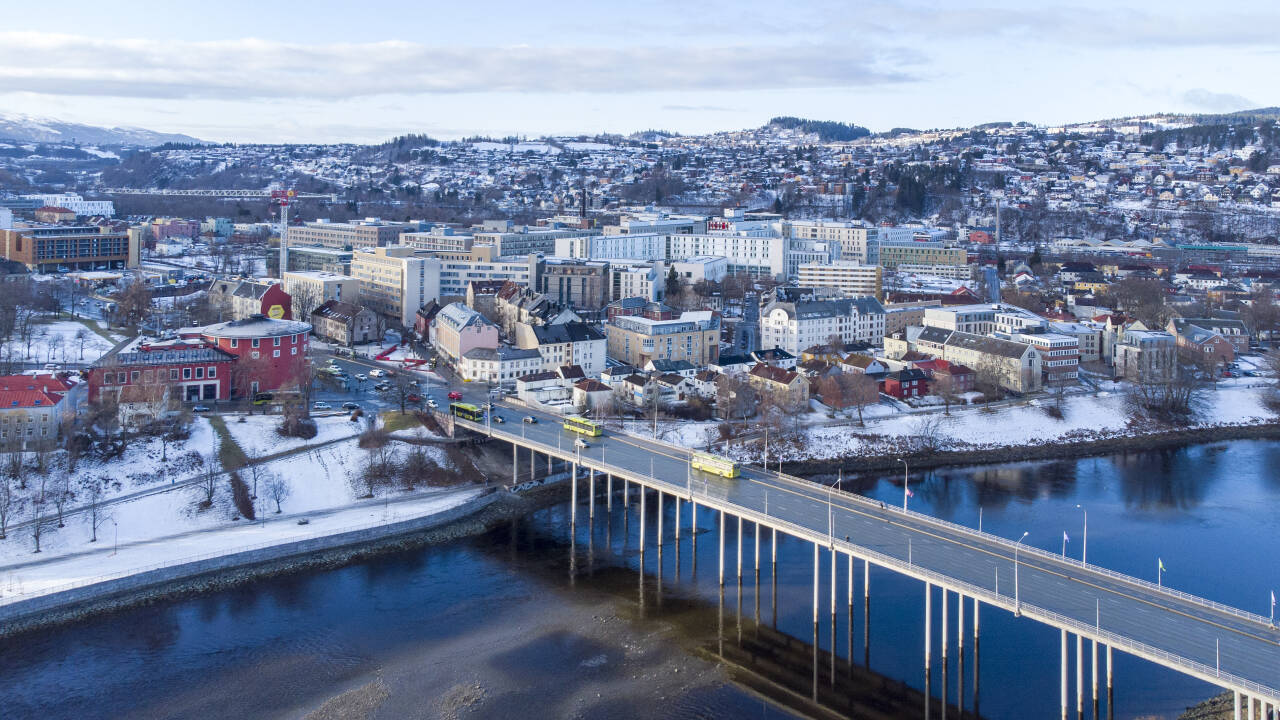 20 personer er mandag innlagt med covid-19-sykdom på St. Olavs hospital i Trondheim. 388 personer fikk påvist koronasmitte i kommunen i helgen. Foto: Gorm Kallestad / NTB