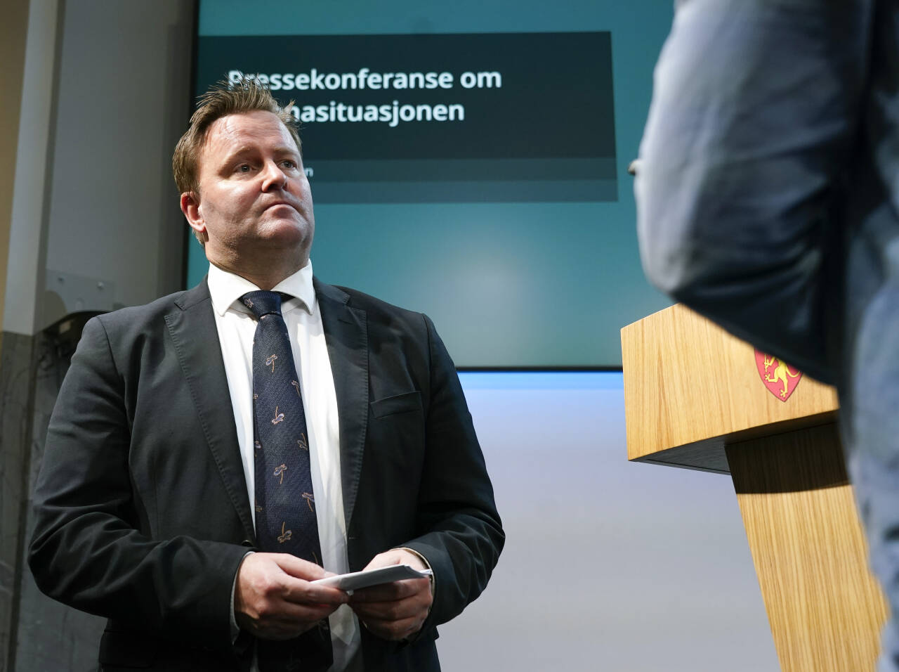 Assisterende helsedirektør Espen Nakstad på pressekonferanse om koronasituasjonen. Foto: Terje Bendiksby / NTB