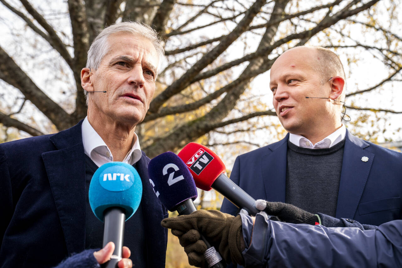 Trygve Slagsvold Vedum har fått inn i regjeringsplattformen at det skal legges opp til brede forlik i innvandrings- og asylpolitikken. Foto: Torstein Bøe / NTB