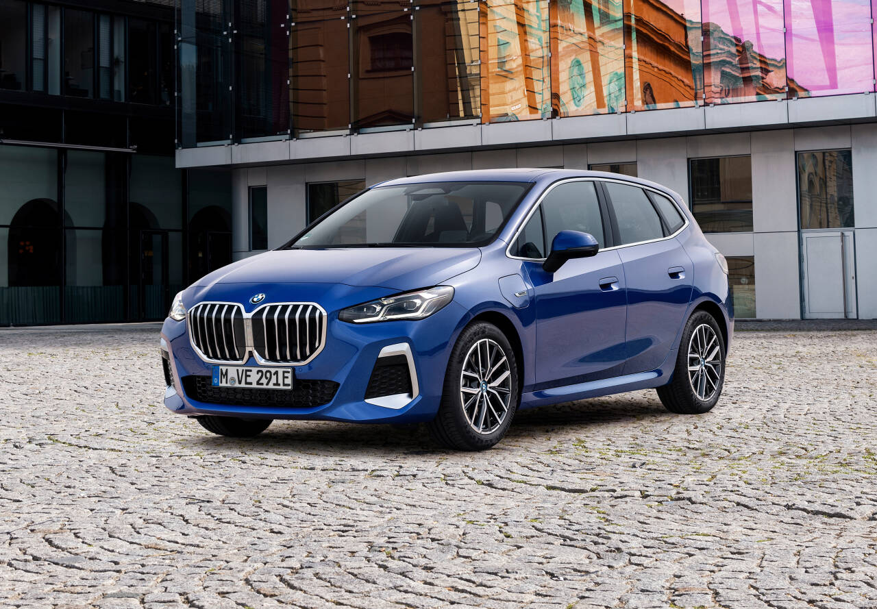 HISTORIE: Den nye BMW 2-serie Active Tourer (bildet) kommer i februar. Forrige utgave ble lansert i 2014 og er solgt i over 430.000 eksemplarer på verdensbasis. Foto: Produsenten