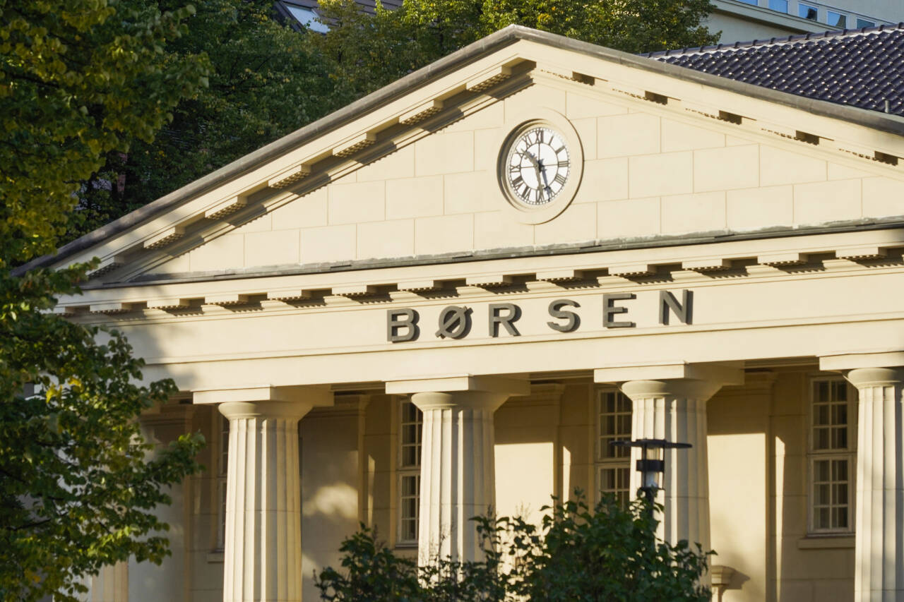 Oslo Børs stiger mandag morgen. Foto: Erik Johansen / NTB