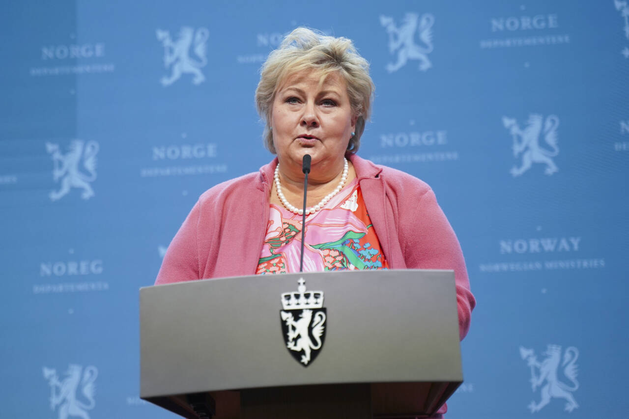 Statsminister Erna Solberg under fredagens pressekonferanse om koronasituasjonen. Foto: Javad Parsa / NTB.