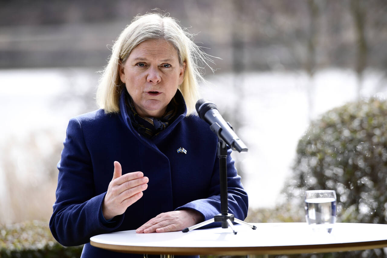 Statsminister Magdalena Andersson fordømmer opptøyene og angrepene på politifolk i Sverige de siste dagene. Foto: TT / NTB
