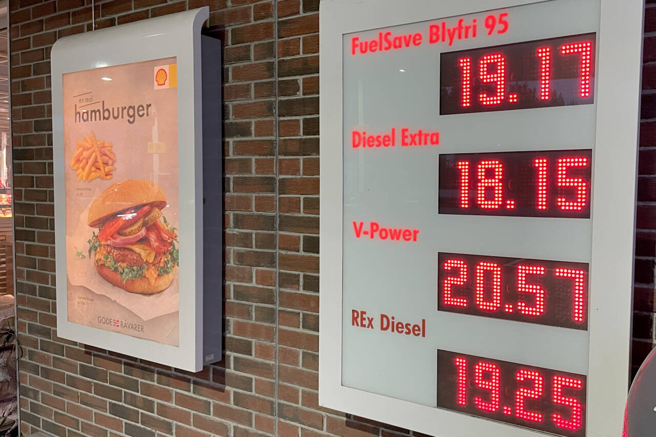 Prisen for en liter drivstoff er flere steder i landet under 20 kroner.Foto: Lise Åserud / NTB