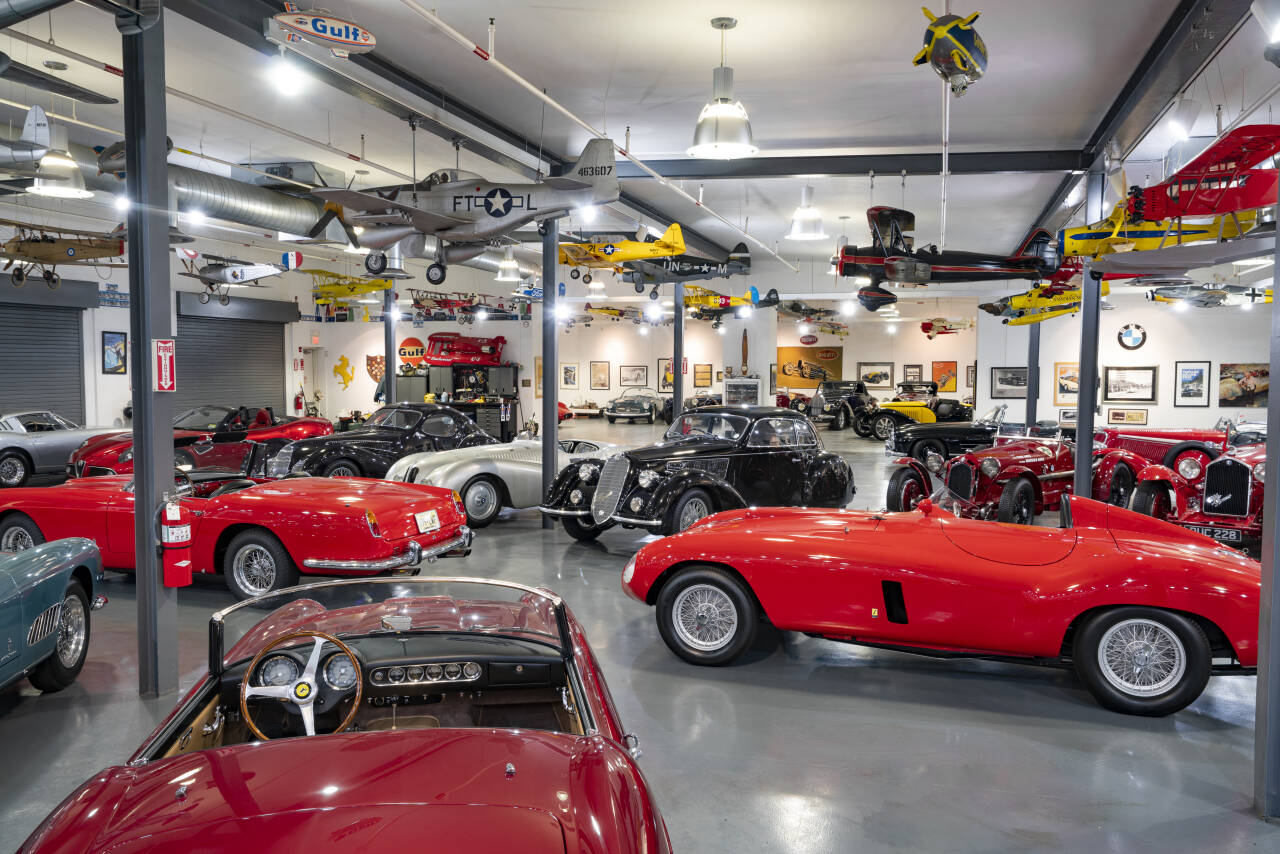 KOSTBARE: Flere av bilene i The Oscar Davis Collection er svært sjeldne og er trolig verdt et tresifret antall millioner kroner. Foto: RM Sotheby's 