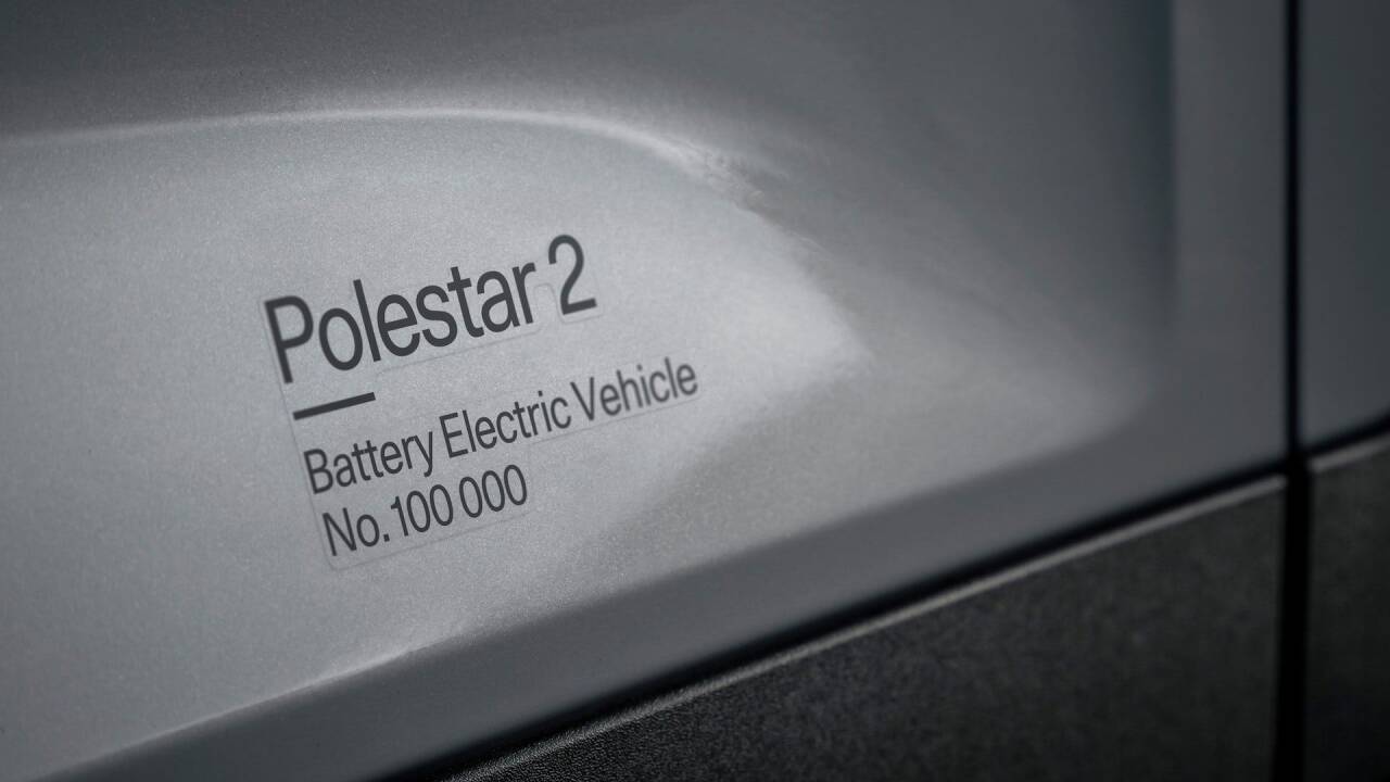 MILEPÆL: På to og et halvt år har Polestar produsert 100.000 Polestar 2. Av disse befinner 10 prosent seg i Norge. Foto: Produsenten