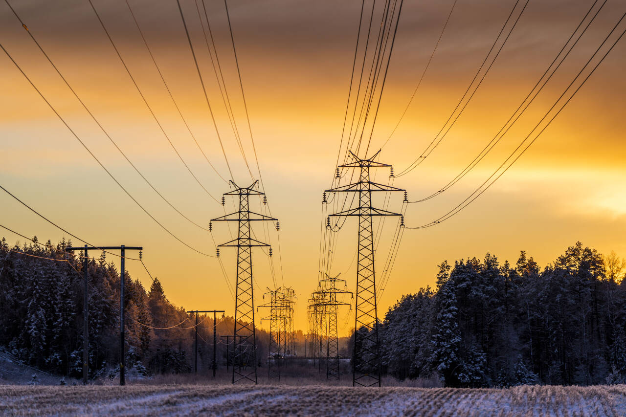 Vinterkulde og redusert kraftproduksjon fører til økte strømpriser over hele landet til uka. Foto: Håkon Mosvold Larsen / NTB