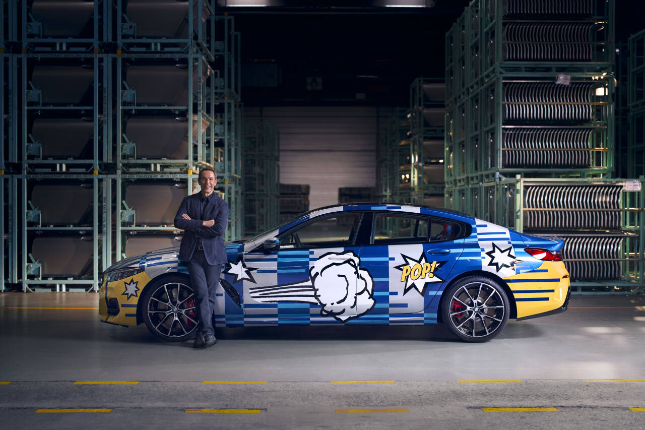 KUNSTBIL: Kunstneren Jeff Koons har tidligere bidratt til Art Car-serien til BMW, som besto av enkeltstående biler med dekor fra samtidskunstnere. Nå skal BMW lage en liten serie av 8-serien med Koons’ design. Foto: Produsenten