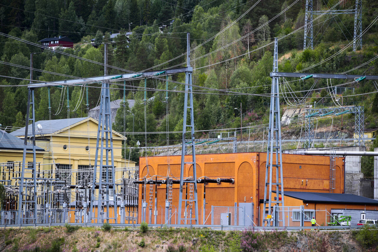 Etterspørselen etter kraft i Norge øker raskere enn produksjonen. Her ser vi Nore 1, et kraftverk som utnytter fallet mellom Tunhovdfjorden og Uvdalselva, i Nore og Uvdal kommune i Buskerud. Kraftverket er heleid av Statkraft. Foto: Lise Åserud / NTB