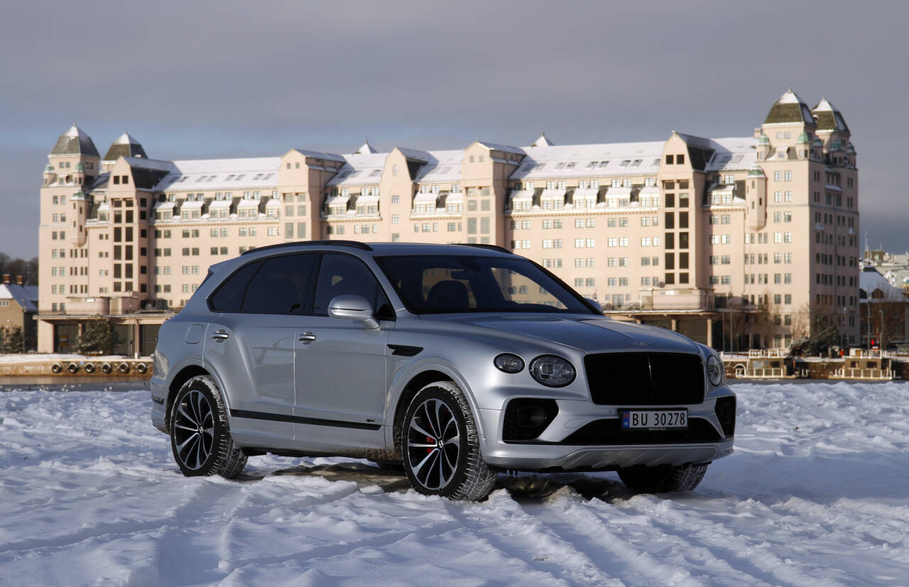 MILLIONER: En SUV til flere millioner kroner er for de få. Den norske importøren regner med å selge 20 nye Bentley Bentayga i år, noe som tilsvarer antallet de er tildelt fra fabrikken. Foto: Morten Abrahamsen / NTB