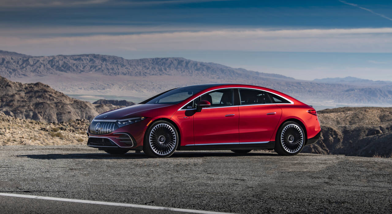 HØYYTELSE-ELBIL: AMG-avdelingen til Mercedes kommer nå med sin første elbil, en ekstra heftig variant av EQS. Foto: Produsenten