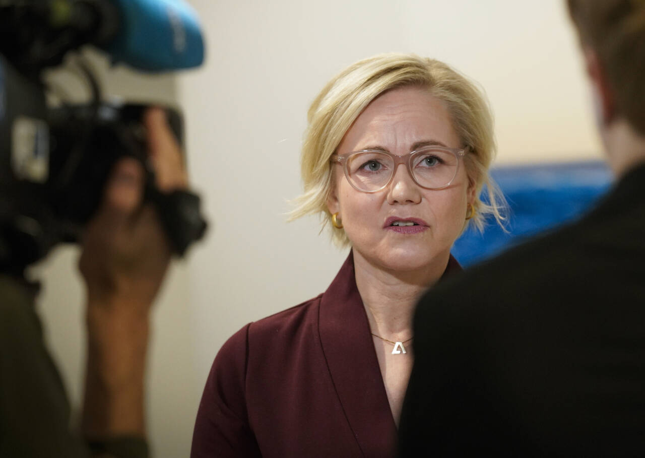 Helse- og omsorgsminister Ingvild Kjerkol (Ap) vil gi sykehusene 1,5 milliarder kroner ekstra for å sikre kapasiteten under pandemien. Foto: Terje Bendiksby / NTB