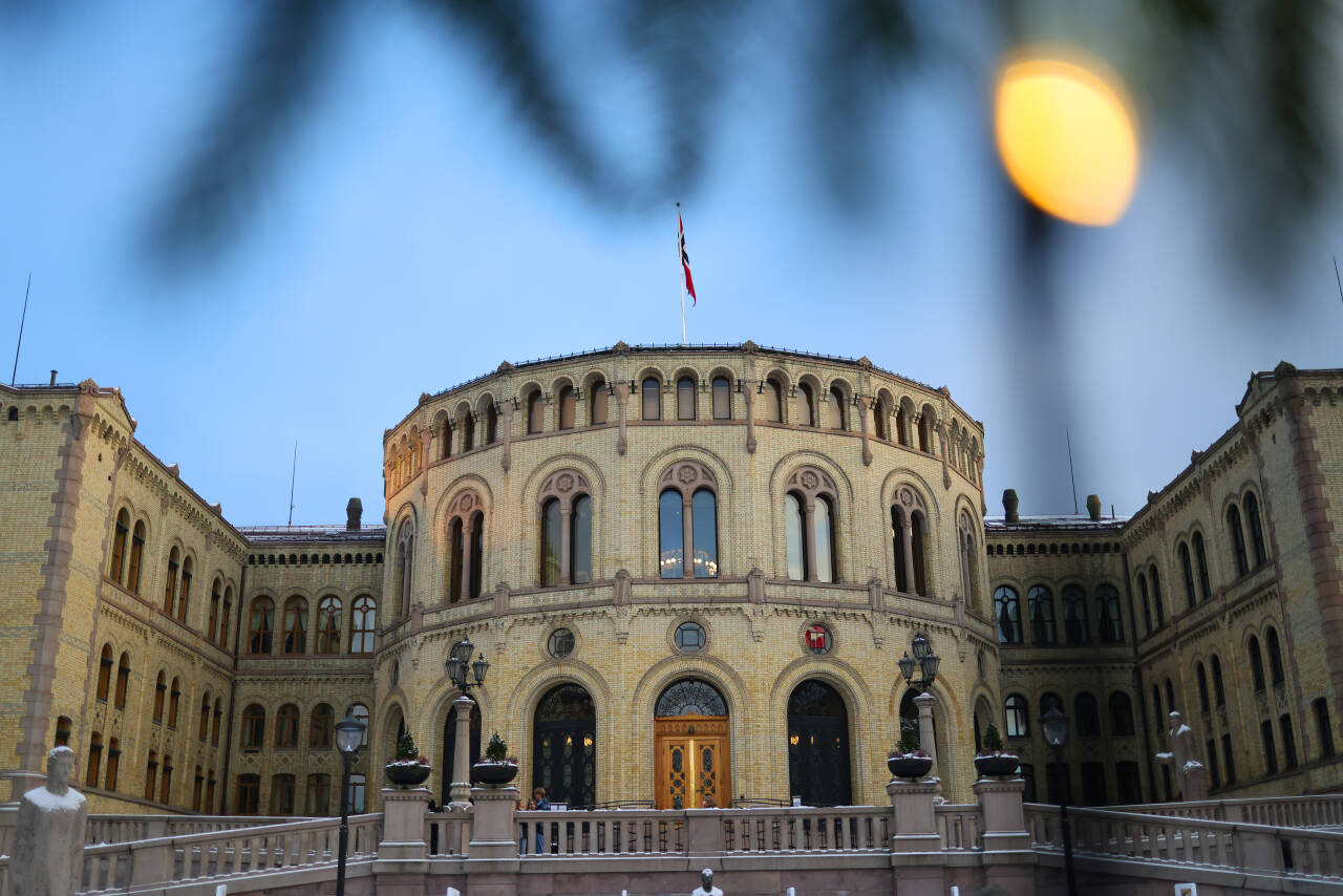 Riksrevisjonen skal undersøke om stortingsrepresentanter har mottatt økonomiske goder de ikke har krav på. Arkivfoto: Ørn E. Borgen / NTB