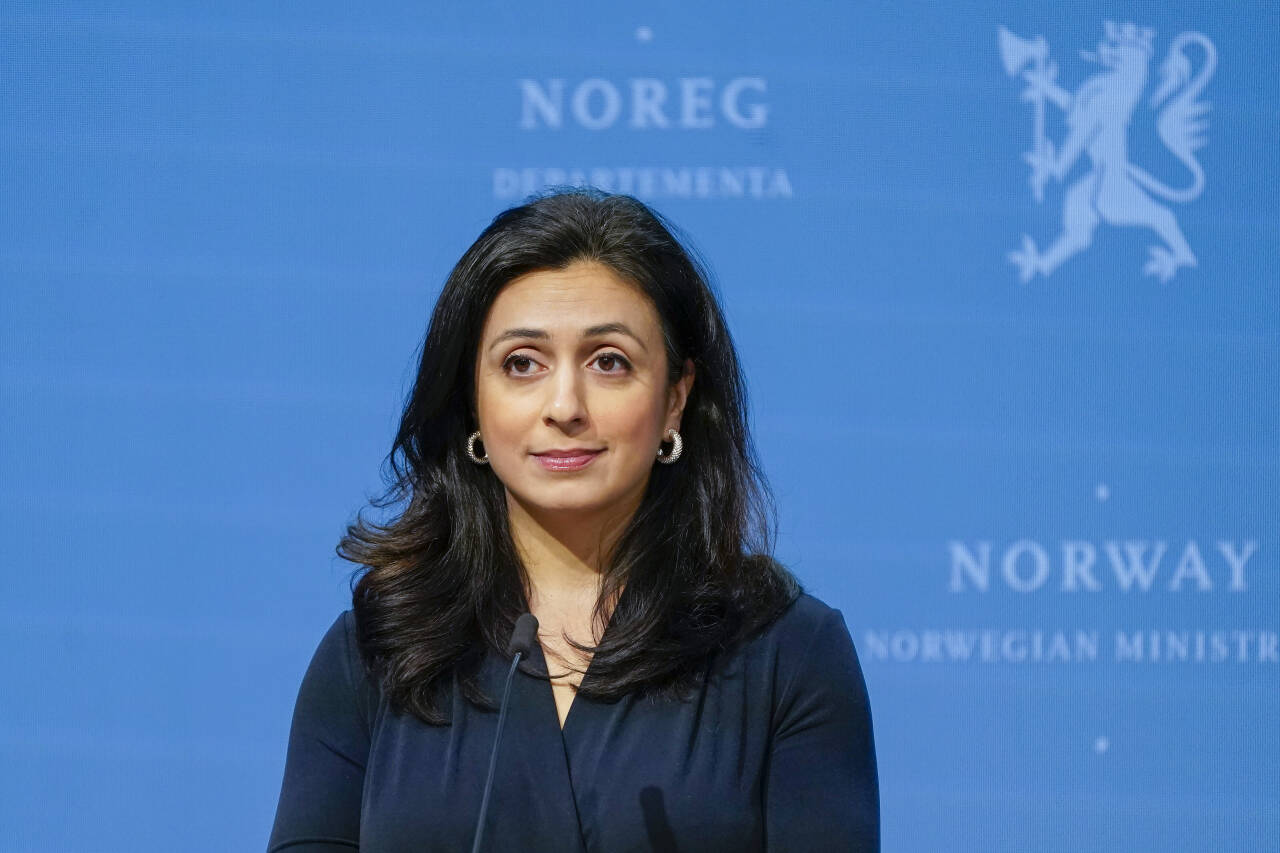 Arbeids- og inkluderingsminister Hadia Tajik (Ap) vil avskaffe karensåret for AAP-brukere. Foto: Torstein Bøe / NTB