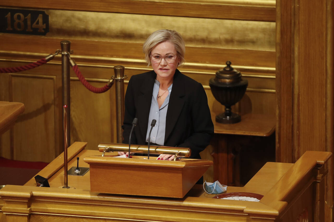 Helse- og omsorgsminister Ingvild Kjerkol (Ap) i Stortinget under debatten om skjenkestopp. Foto: Javad Parsa / NTB