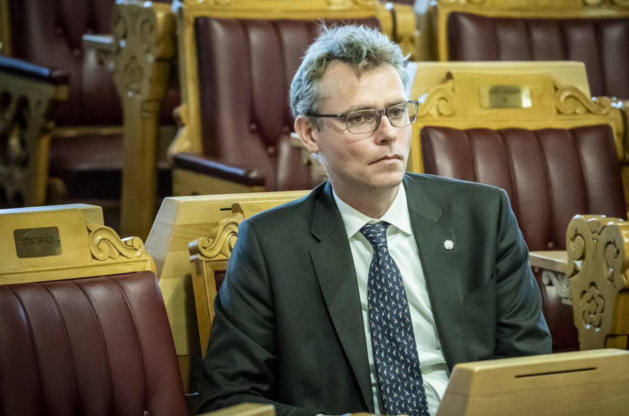 Daværende olje- og energiminister i Stoltenberg-regjeringen, Ola Borten Moe (Sp), mener at ingen norsk politiker ville skrevet under på strømeksportavtalene med Tyskland og Storbritannia gitt den kunnskapen vi har i dag. Foto: Ole Berg-Rusten / NTB